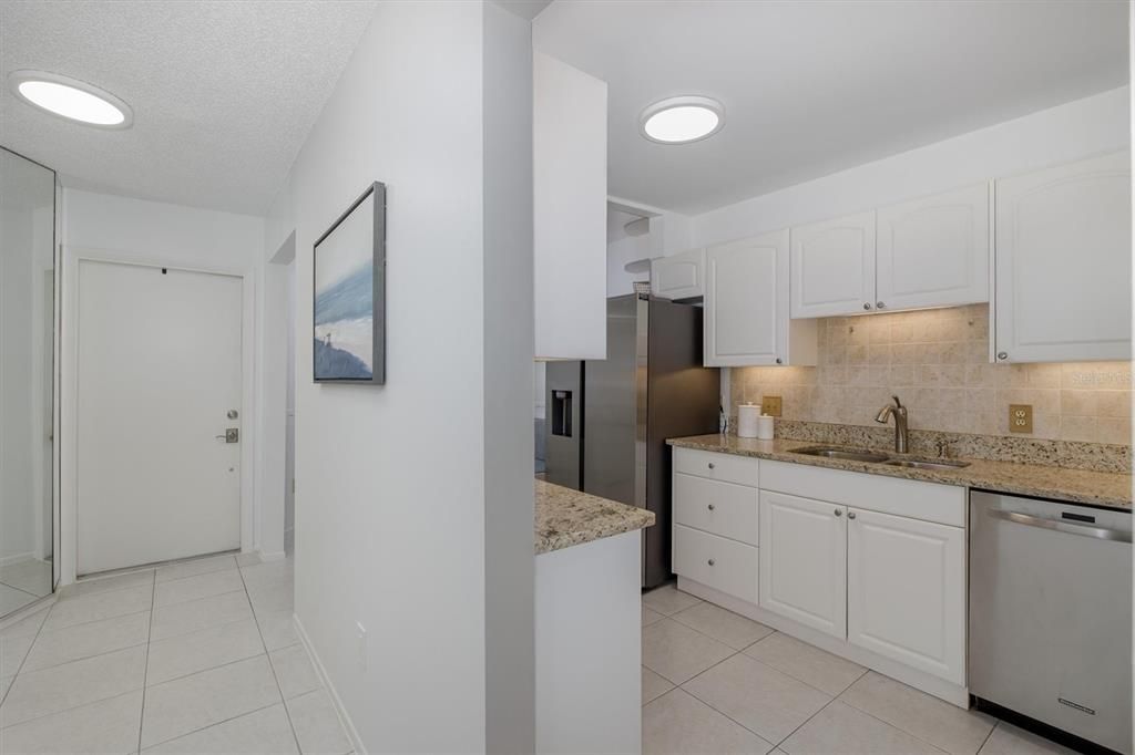 For Sale: $415,000 (2 beds, 2 baths, 1197 Square Feet)