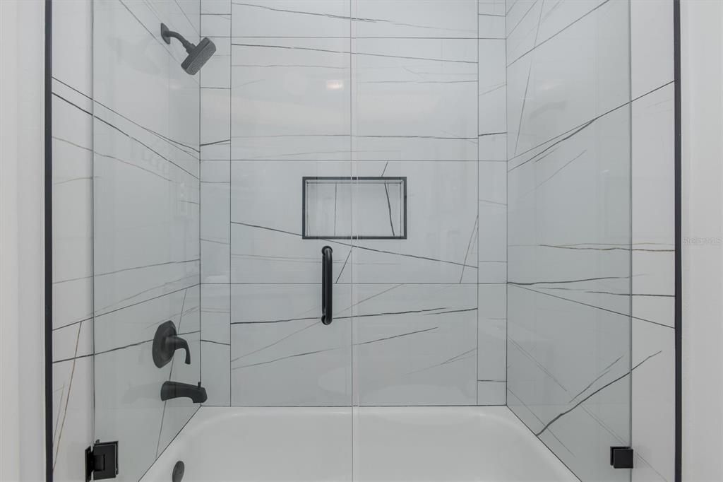 For Sale: $415,000 (2 beds, 2 baths, 1197 Square Feet)