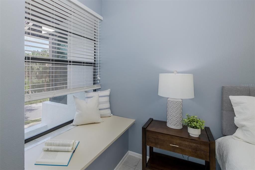 For Sale: $415,000 (2 beds, 2 baths, 1197 Square Feet)