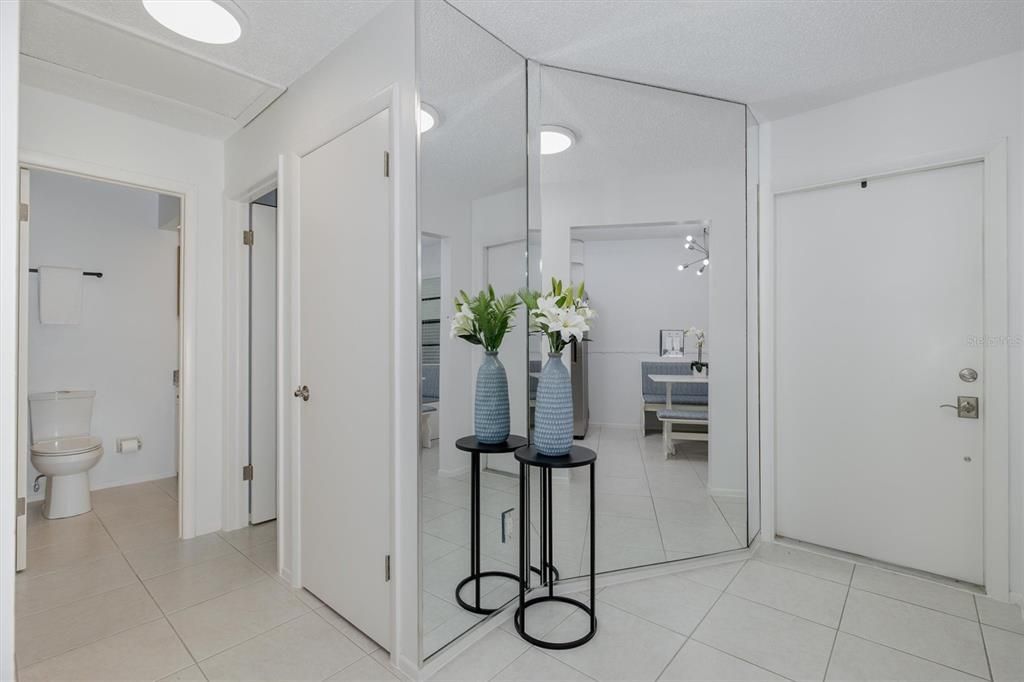 For Sale: $415,000 (2 beds, 2 baths, 1197 Square Feet)