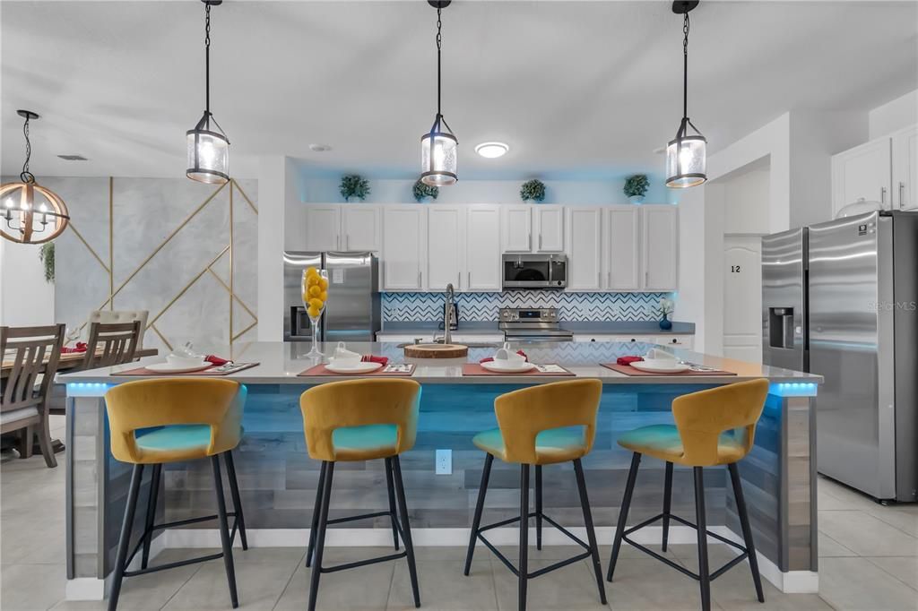 合同活跃: $1,550,000 (15 贝兹, 15 浴室, 6557 平方英尺)