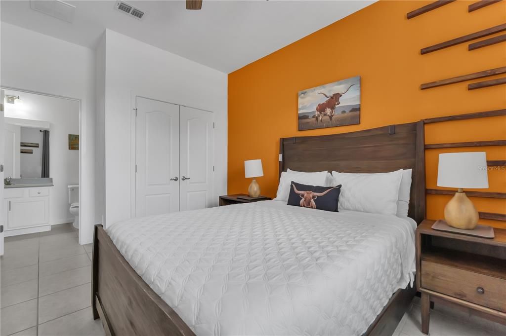 合同活跃: $1,550,000 (15 贝兹, 15 浴室, 6557 平方英尺)