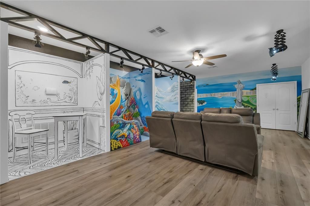 合同活跃: $1,550,000 (15 贝兹, 15 浴室, 6557 平方英尺)