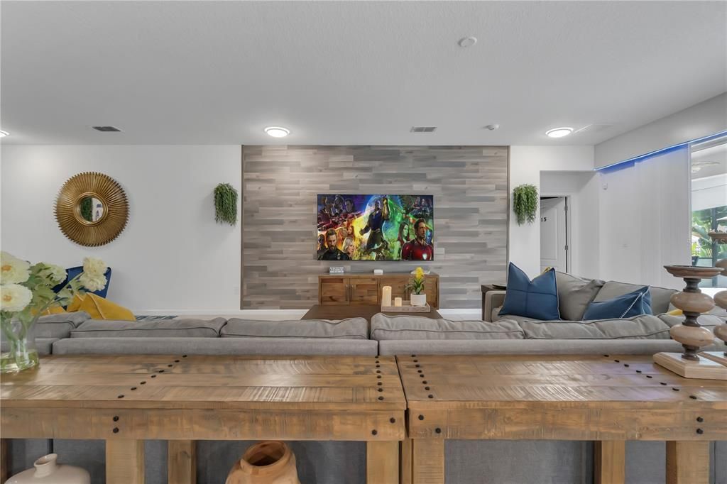 合同活跃: $1,550,000 (15 贝兹, 15 浴室, 6557 平方英尺)