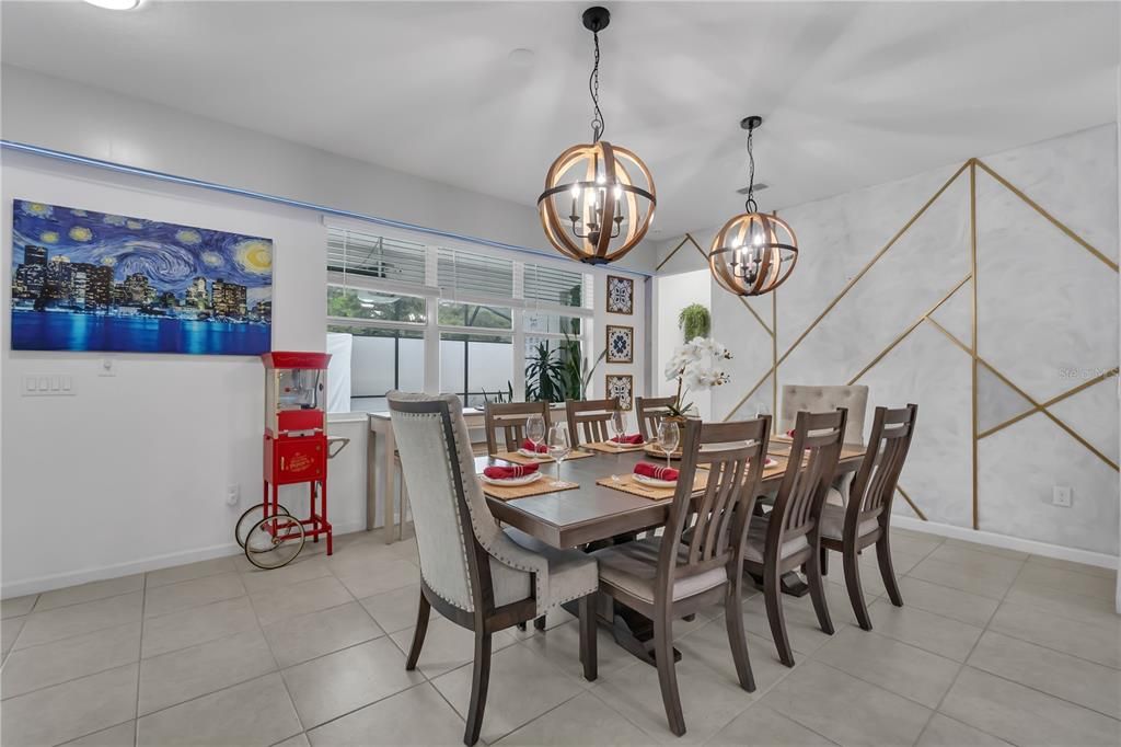 合同活跃: $1,550,000 (15 贝兹, 15 浴室, 6557 平方英尺)