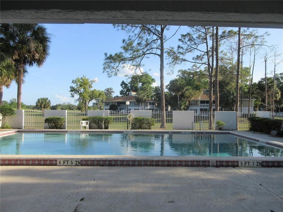 For Sale: $105,000 (2 beds, 2 baths, 885 Square Feet)