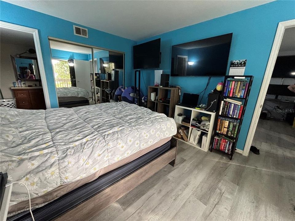 For Sale: $105,000 (2 beds, 2 baths, 885 Square Feet)