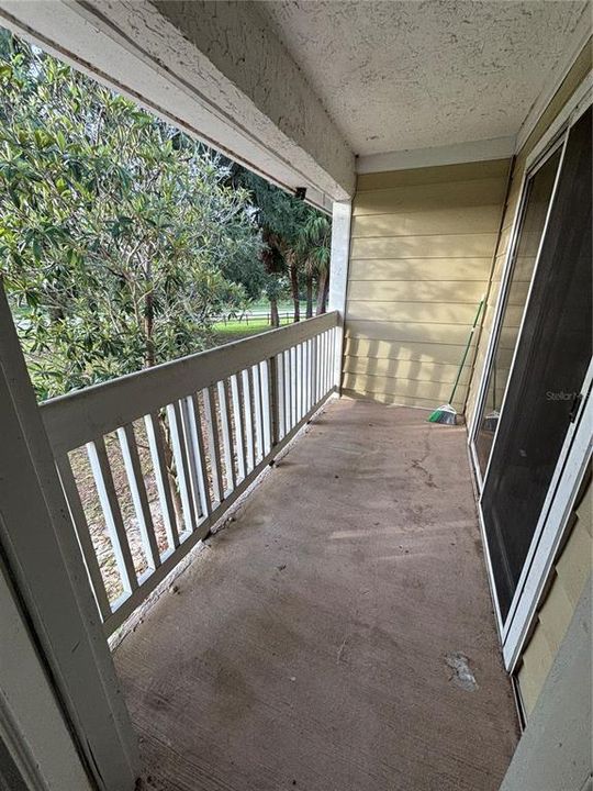 For Sale: $105,000 (2 beds, 2 baths, 885 Square Feet)