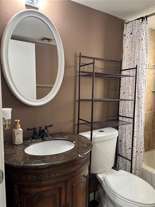 For Sale: $105,000 (2 beds, 2 baths, 885 Square Feet)