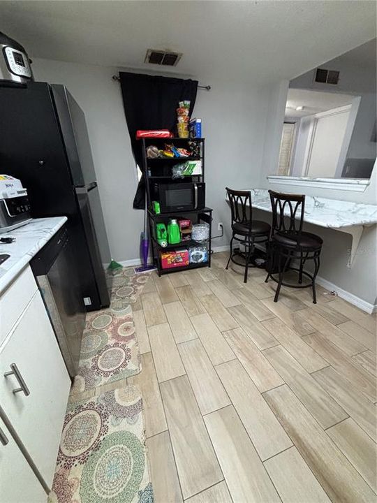 For Sale: $105,000 (2 beds, 2 baths, 885 Square Feet)