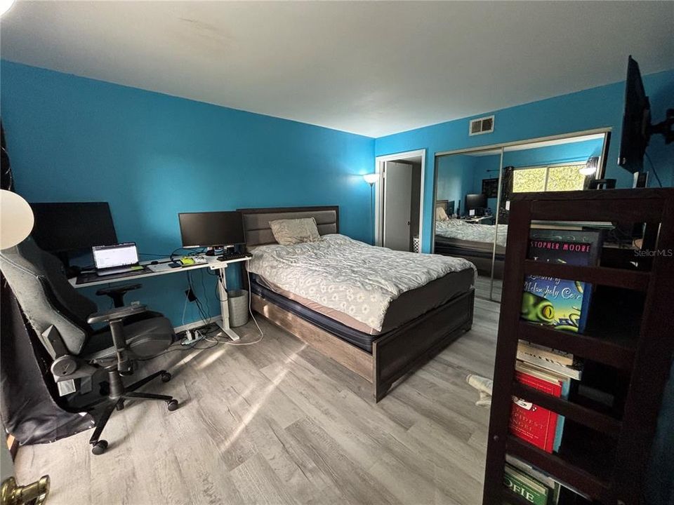 For Sale: $105,000 (2 beds, 2 baths, 885 Square Feet)