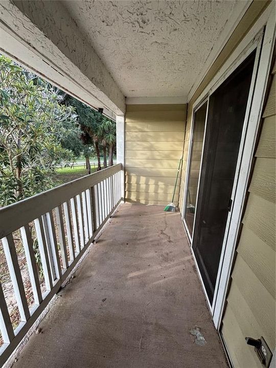 For Sale: $105,000 (2 beds, 2 baths, 885 Square Feet)