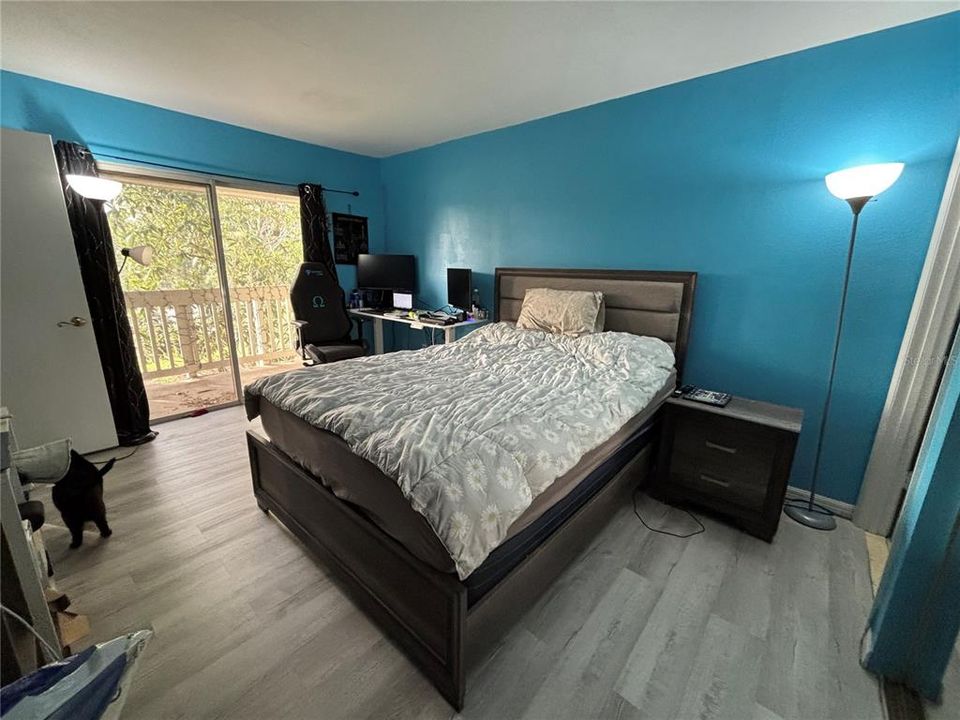 For Sale: $105,000 (2 beds, 2 baths, 885 Square Feet)