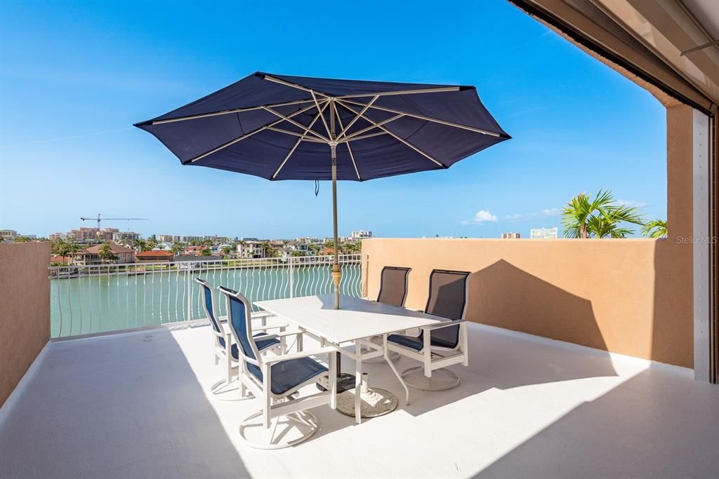 En Venta: $1,699,900 (3 camas, 2 baños, 3340 Pies cuadrados)