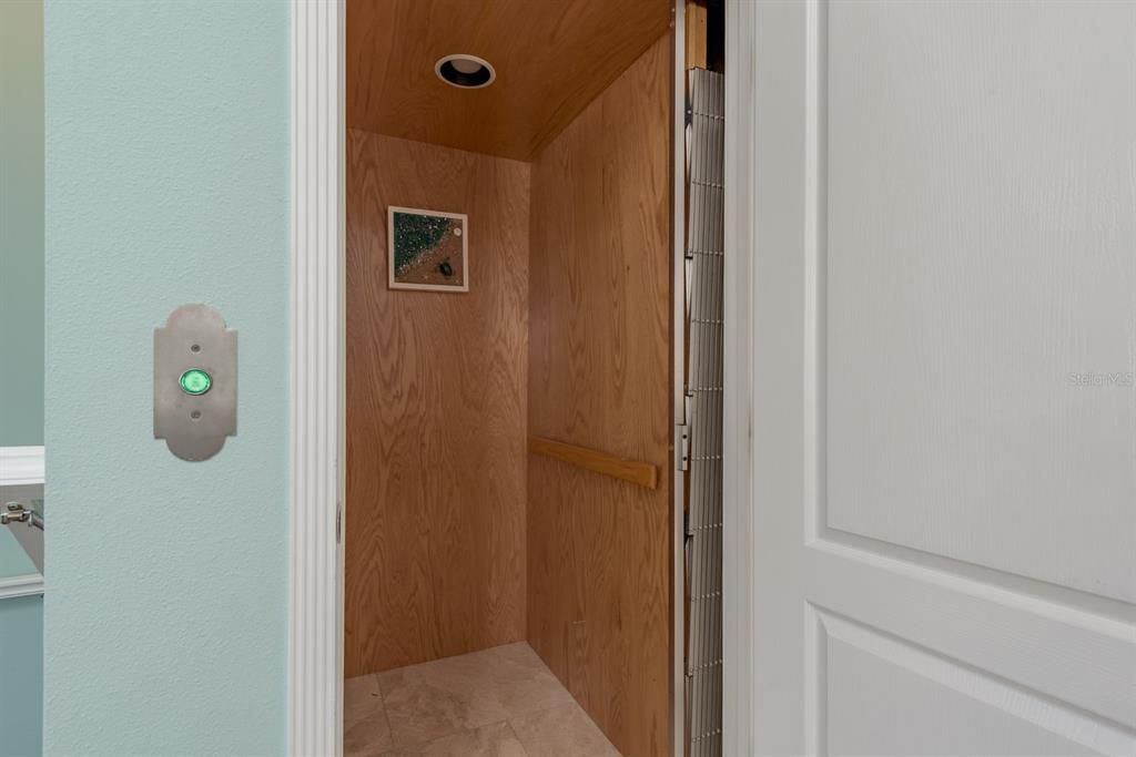 En Venta: $1,699,900 (3 camas, 2 baños, 3340 Pies cuadrados)