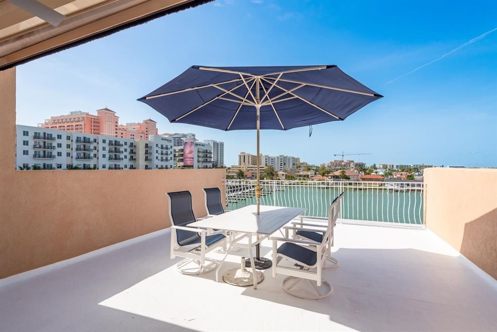 En Venta: $1,699,900 (3 camas, 2 baños, 3340 Pies cuadrados)