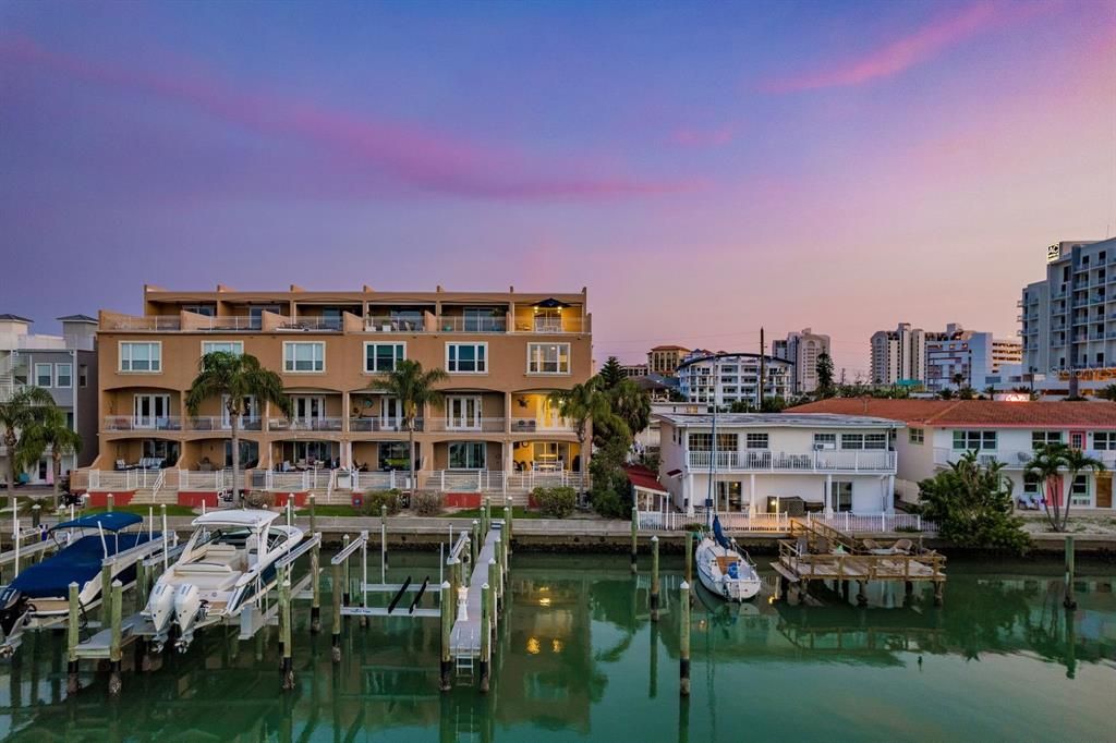 En Venta: $1,699,900 (3 camas, 2 baños, 3340 Pies cuadrados)