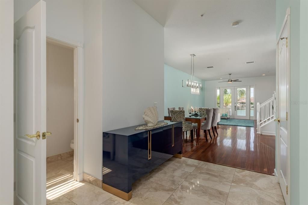 En Venta: $1,699,900 (3 camas, 2 baños, 3340 Pies cuadrados)