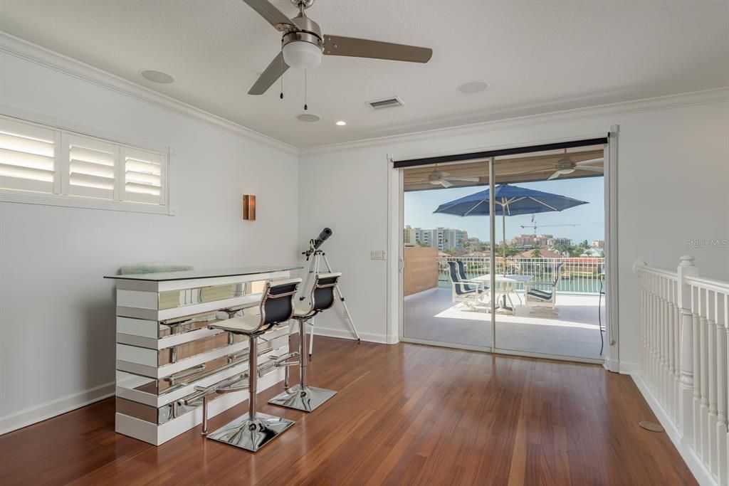 En Venta: $1,699,900 (3 camas, 2 baños, 3340 Pies cuadrados)