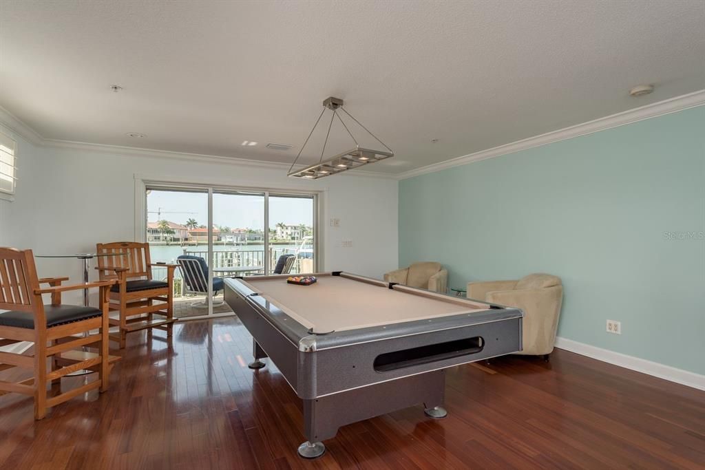 En Venta: $1,699,900 (3 camas, 2 baños, 3340 Pies cuadrados)