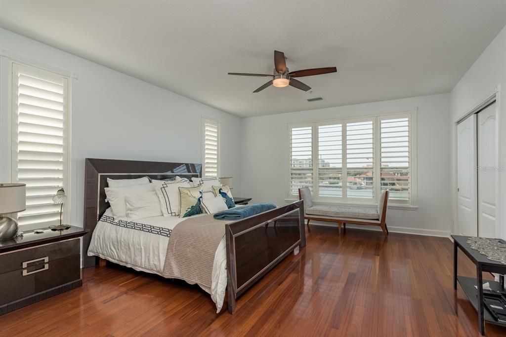 En Venta: $1,699,900 (3 camas, 2 baños, 3340 Pies cuadrados)