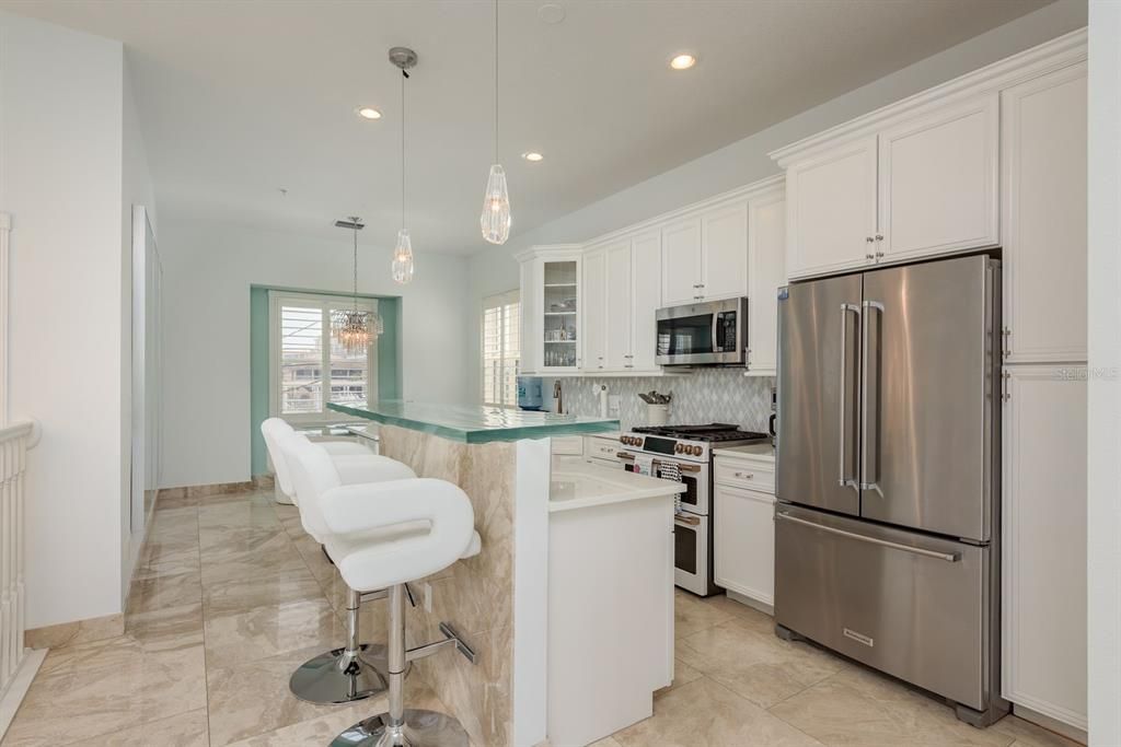 En Venta: $1,699,900 (3 camas, 2 baños, 3340 Pies cuadrados)