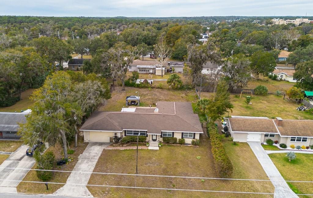 For Sale: $375,000 (7 beds, 5 baths, 3325 Square Feet)