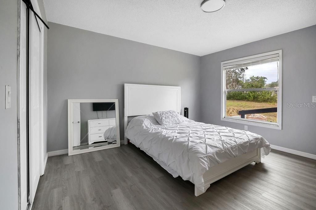 For Sale: $375,000 (7 beds, 5 baths, 3325 Square Feet)