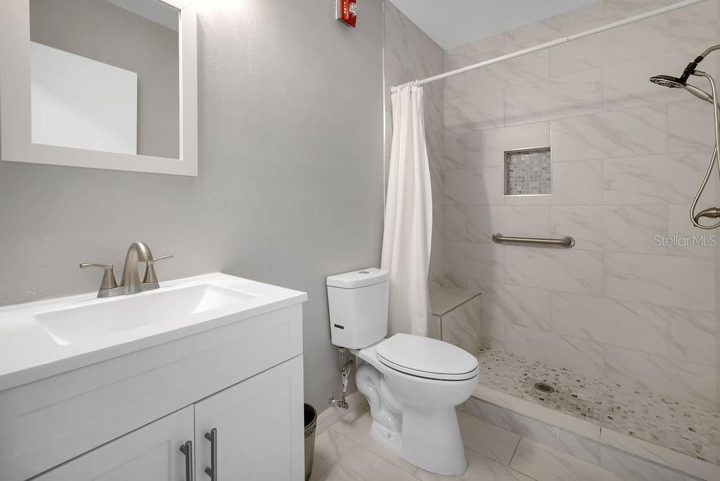 For Sale: $375,000 (7 beds, 5 baths, 3325 Square Feet)