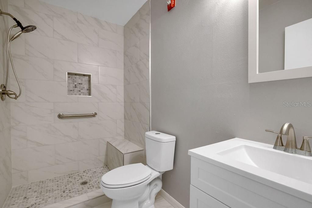 For Sale: $375,000 (7 beds, 5 baths, 3325 Square Feet)