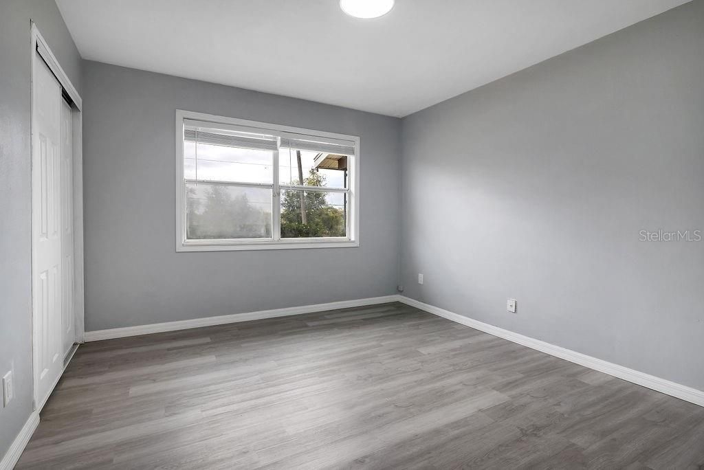 For Sale: $375,000 (7 beds, 5 baths, 3325 Square Feet)