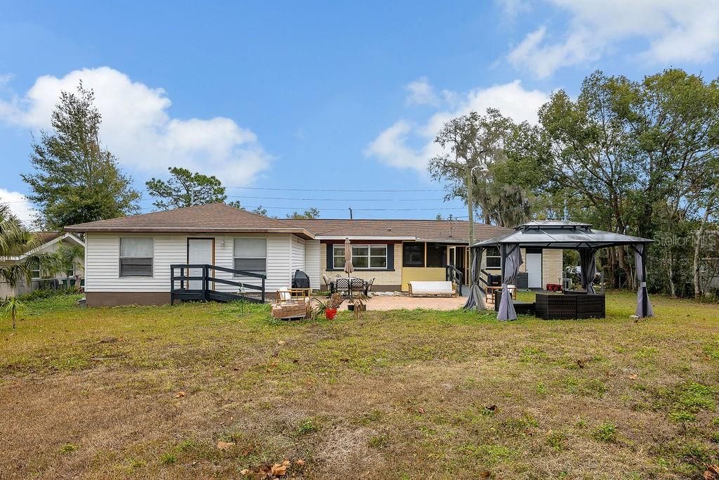 For Sale: $375,000 (7 beds, 5 baths, 3325 Square Feet)