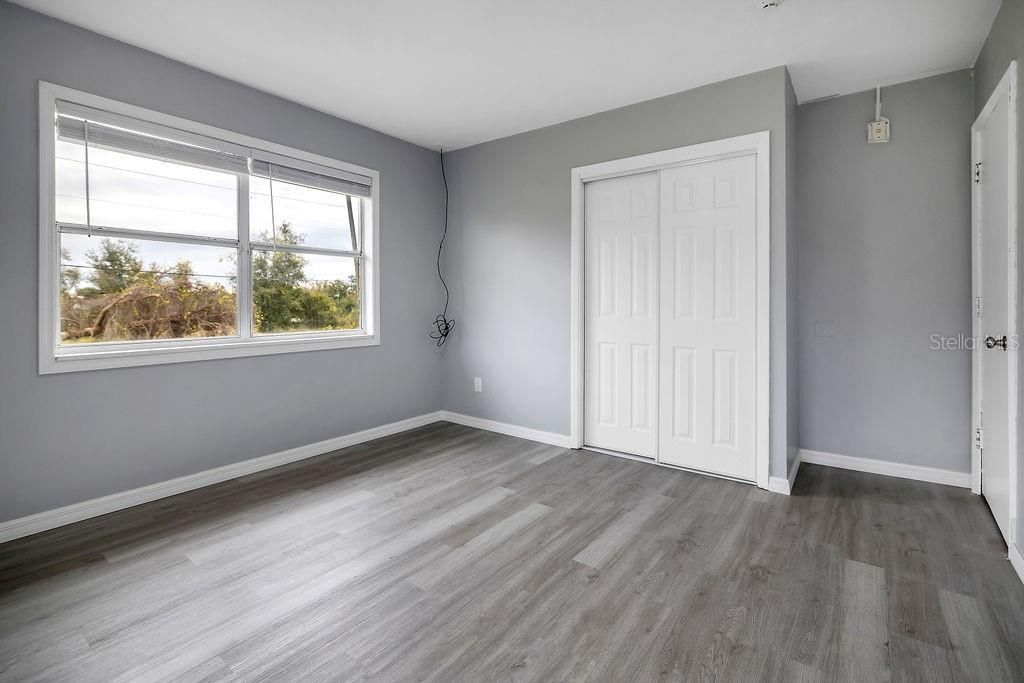 For Sale: $375,000 (7 beds, 5 baths, 3325 Square Feet)