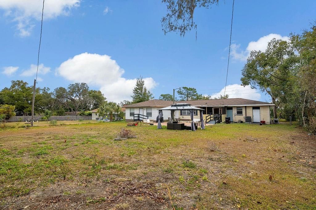 For Sale: $375,000 (7 beds, 5 baths, 3325 Square Feet)