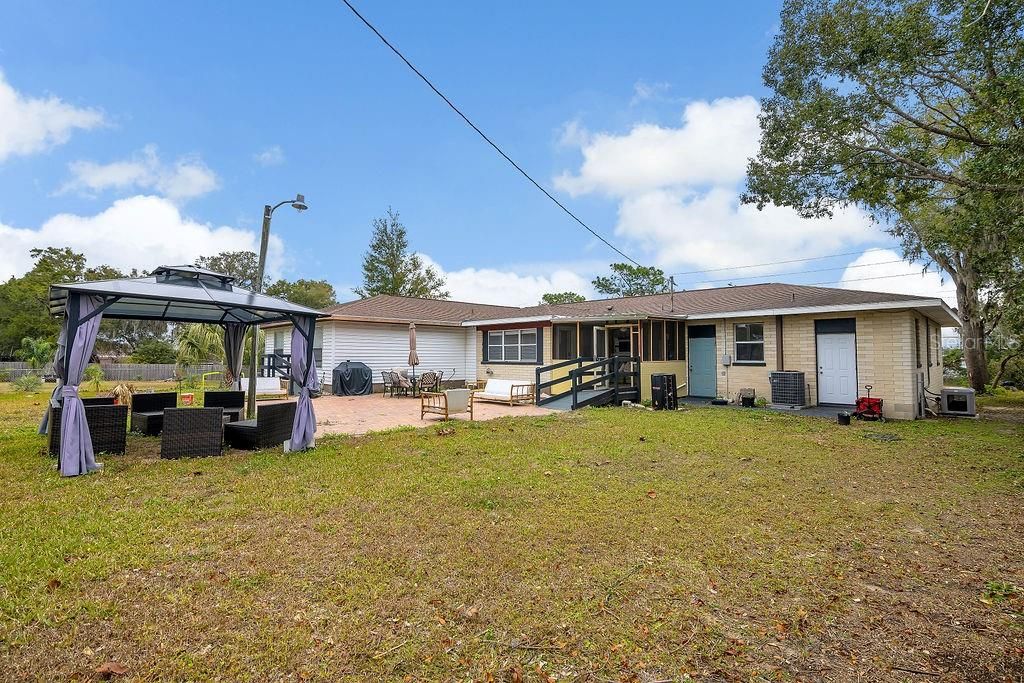 For Sale: $375,000 (7 beds, 5 baths, 3325 Square Feet)