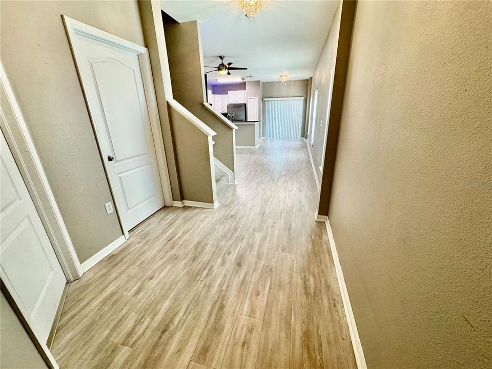 Active With Contract: $224,500 (3 beds, 3 baths, 1572 Square Feet)