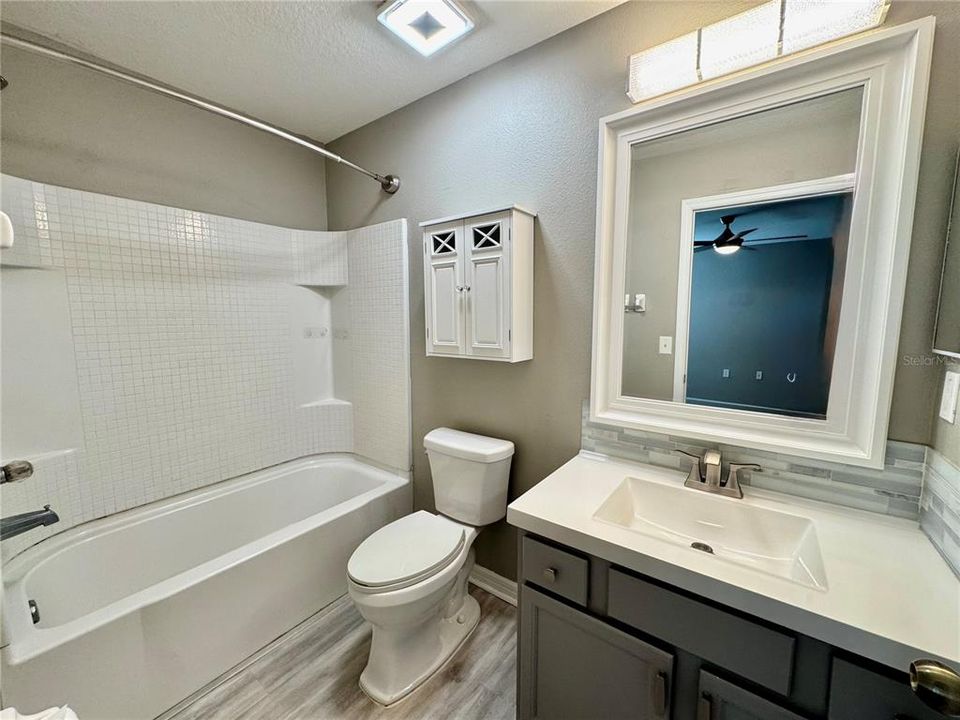 Active With Contract: $224,500 (3 beds, 3 baths, 1572 Square Feet)