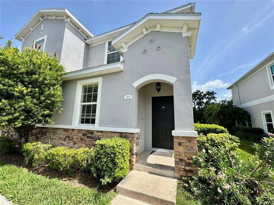 Active With Contract: $224,500 (3 beds, 3 baths, 1572 Square Feet)