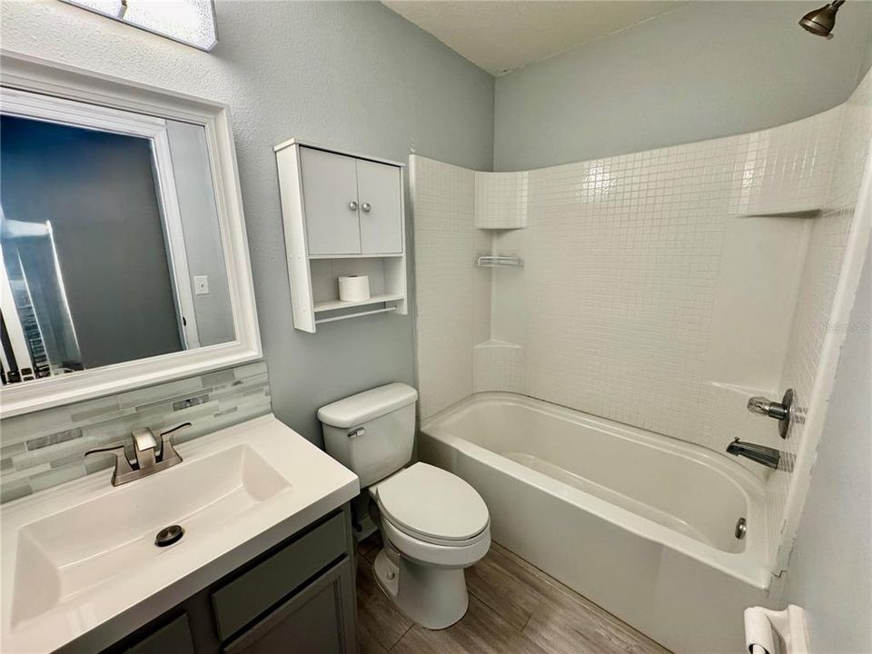 Active With Contract: $224,500 (3 beds, 3 baths, 1572 Square Feet)