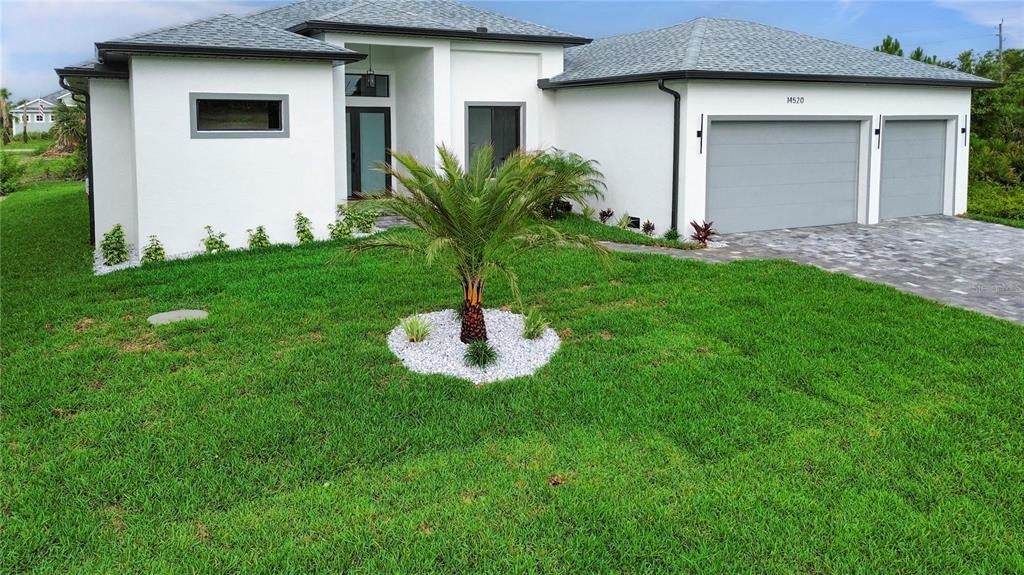 最近售出: $448,000 (4 贝兹, 3 浴室, 1931 平方英尺)