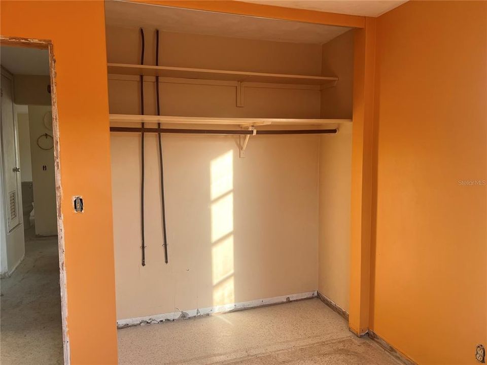 Activo con contrato: $165,000 (4 camas, 2 baños, 1501 Pies cuadrados)