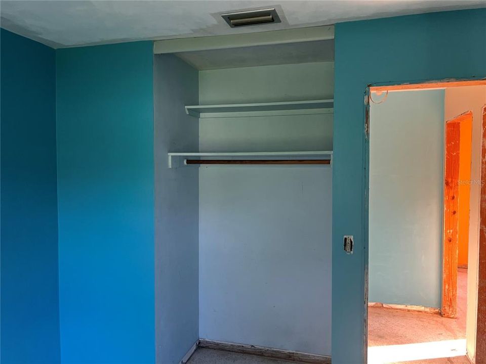 Activo con contrato: $165,000 (4 camas, 2 baños, 1501 Pies cuadrados)