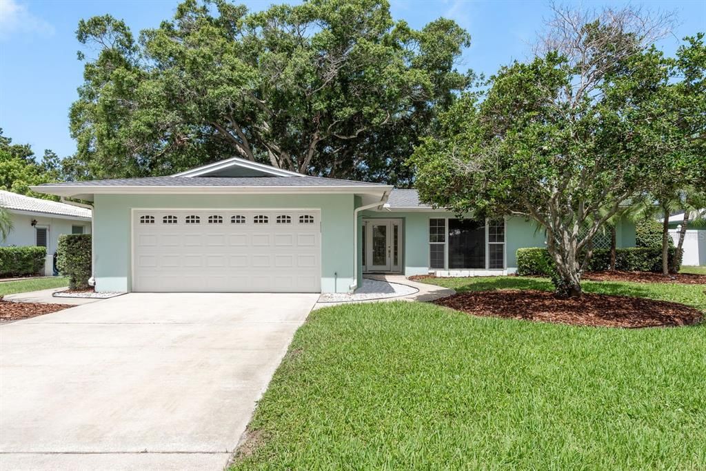 Recently Sold: $599,900 (3 beds, 2 baths, 1560 Square Feet)