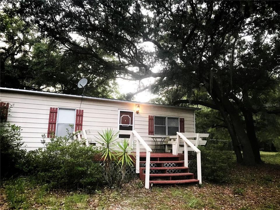 For Sale: $165,000 (2 beds, 2 baths, 1104 Square Feet)