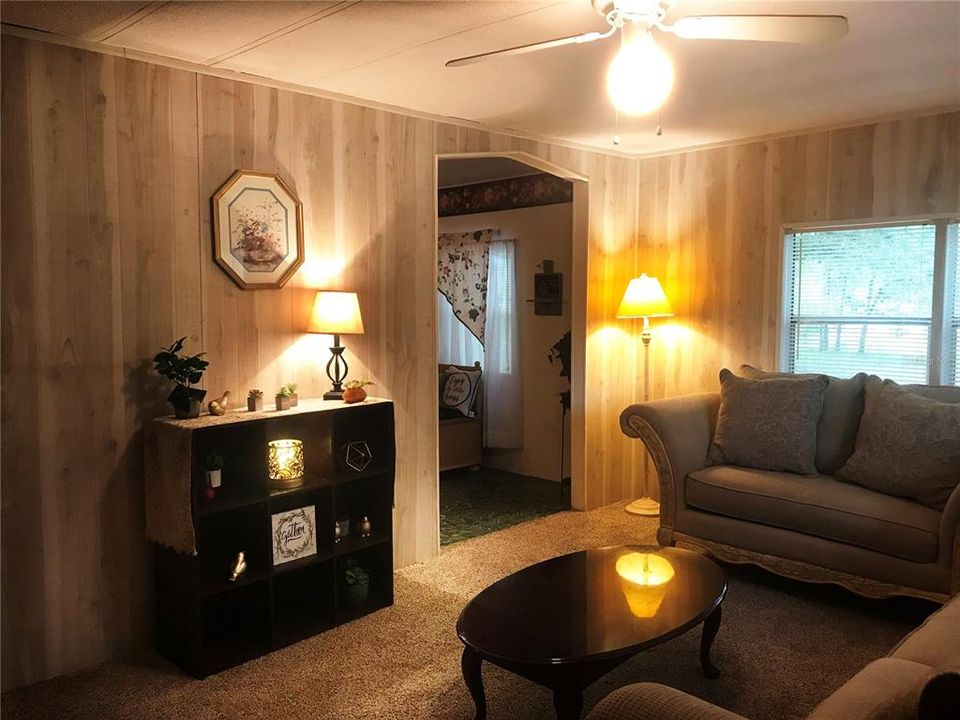 For Sale: $165,000 (2 beds, 2 baths, 1104 Square Feet)