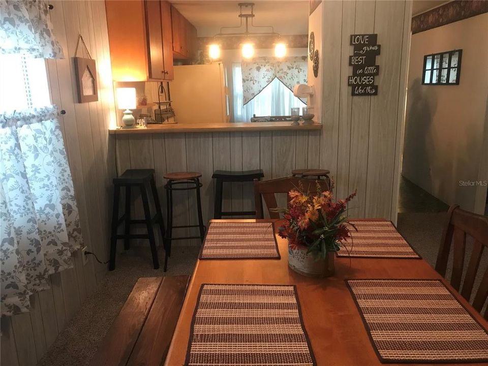 For Sale: $165,000 (2 beds, 2 baths, 1104 Square Feet)