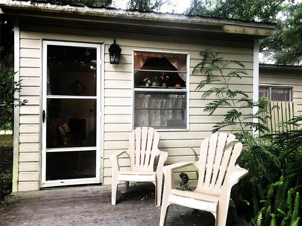 For Sale: $165,000 (2 beds, 2 baths, 1104 Square Feet)