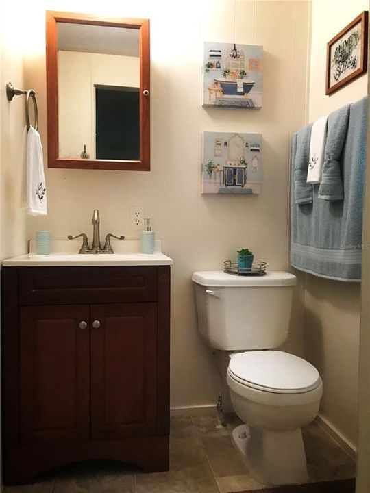 For Sale: $165,000 (2 beds, 2 baths, 1104 Square Feet)