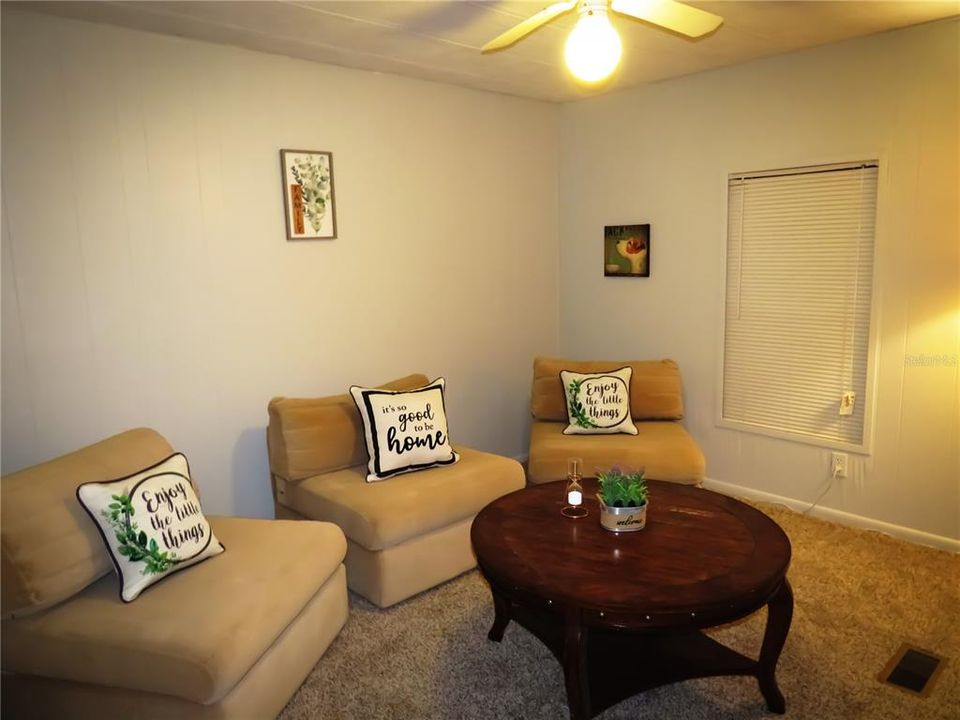 For Sale: $165,000 (2 beds, 2 baths, 1104 Square Feet)