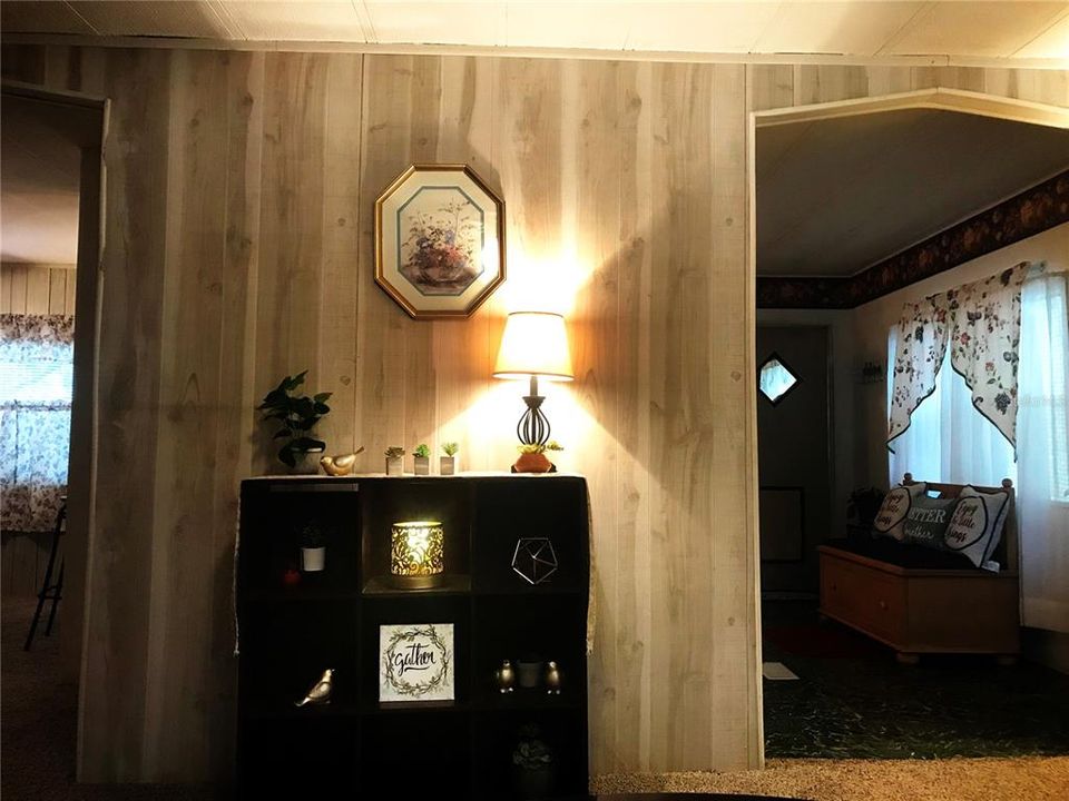 For Sale: $165,000 (2 beds, 2 baths, 1104 Square Feet)